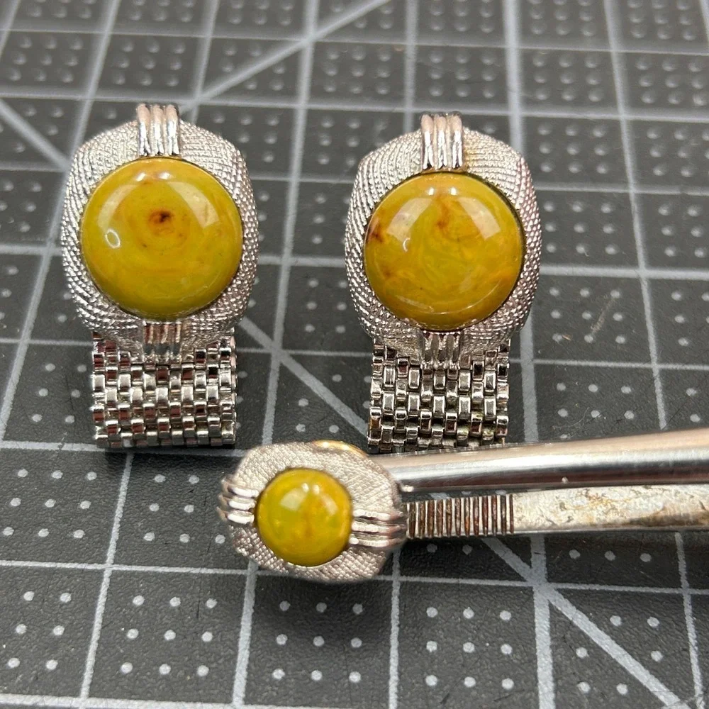 Swank Vintage Mens Wrap Mesh‎ Cufflinks Tie Tack Set Silver Tone Yellow Cabochon